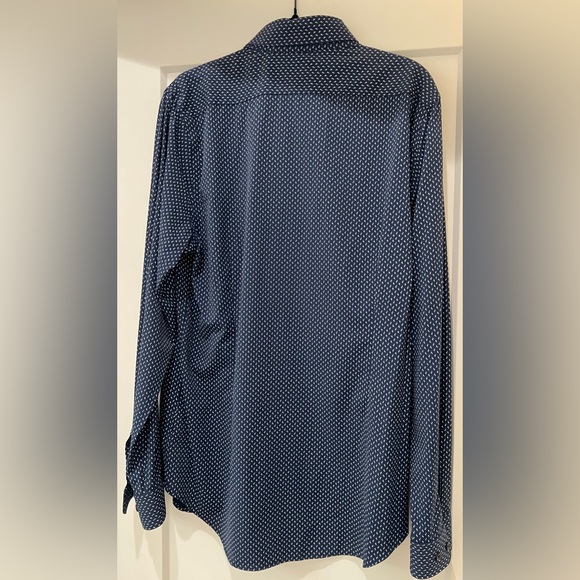 Express Fitted Shirt - Picture 2 of 5